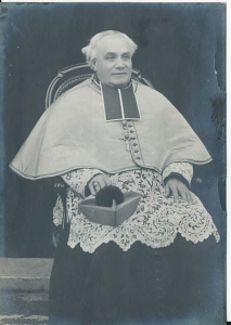 Pocztówka ksiądz, duchowny 019512