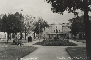 Stanisławów Plac Mickiewicza -Reprodukcja 4660