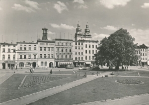 Głuchołazy Plac Wolności - 028453