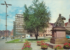 Wrocław pomnik Fredry - 038904