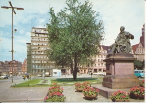 Wrocław pomnik Fredry - 039000
