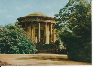 Puławy Rotunda w parku - 039272