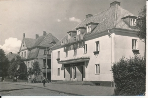 Złotów skwer przed prezydium - 043268