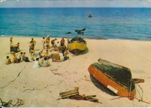 Dąbki morze plaża łodzie rybackie - 043873