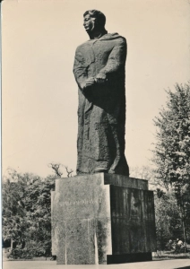 Poznań Pomnik Mickiewicza - 044933