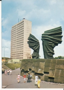 Katowice pomnik - 046544