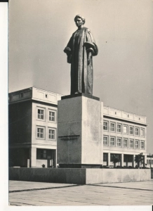 Lublin Pomnk Marii Curie Skłodowskiej - 049677