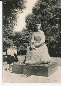 Warszawa pomnik Konopnickiej - 049773