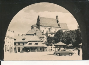 Kazimierz Dolny widok z podcienia - 050178