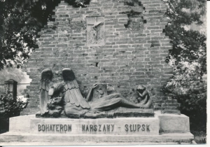 Słupsk pomnik Bohaterów Warszawy - 050188