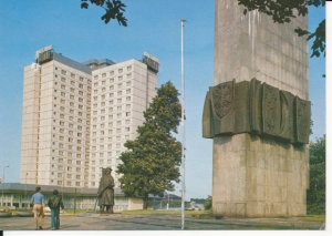 Poznań Hotel Poznań pomnik - 051191