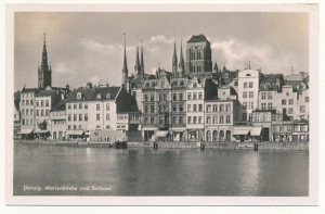Gdańsk panorama Ratusz i kościół Mariacki - 055026