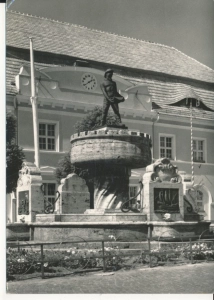 Darłowo pomnik rybaka - 056878