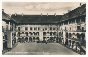 Kraków dziedziniec zamku na Wawelu - 057014