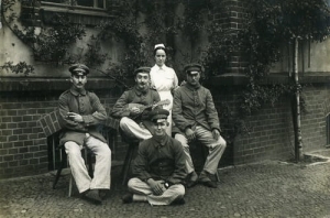 Żołnierze sanitariuszka - Reprodukcja 7562