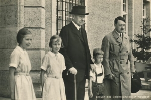 Ogrodziniec Hindenburg i Hitler - Reprodukcja 7769
