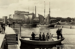 Ustka port - Reprodukcja 8245