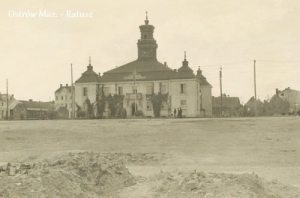 Ostrów Maz. Ratusz -Reprodukcja 9001