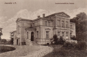 Janowiec Wlkp. szkoła - Reprodukcja  9215
