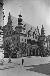 Brzeg Ratusz - Reprodukcja 24797