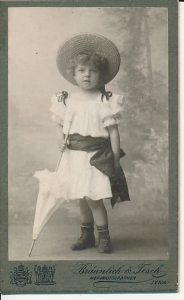 CDV Dziewczynka z parasolką  2520