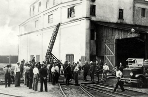 Skawina straż ogniowa w fabryce - Reprodukcja 28971