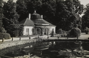 Kurozwęki pawilon przy pałacu - Reprodukcja 3863