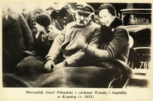 J. Piłsudski z córkami - Reprodukcja 062