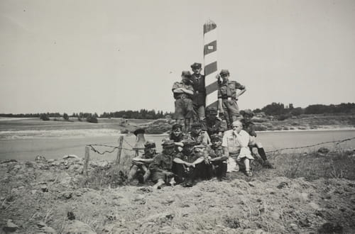 7570993297